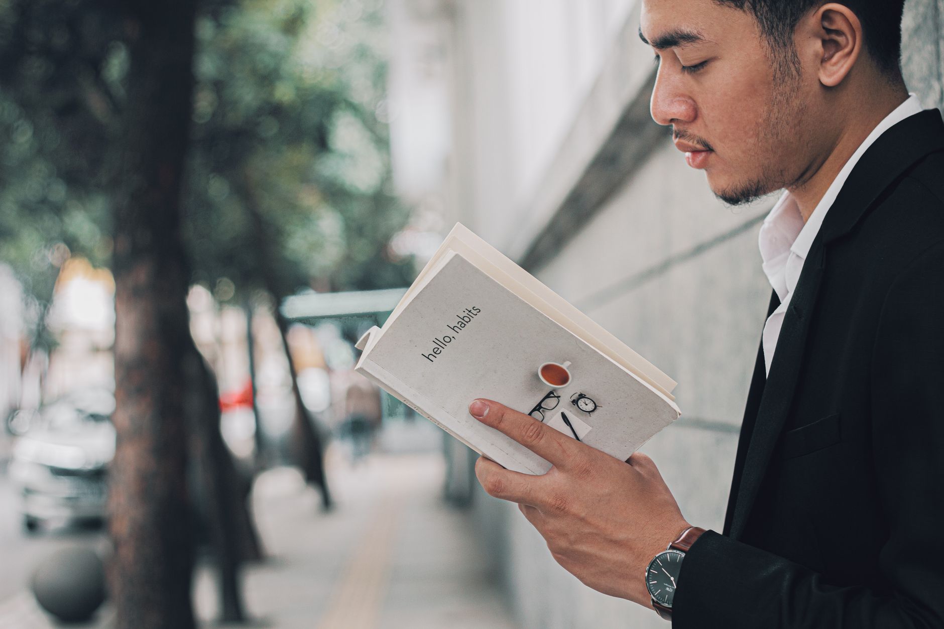 How to Build a Reading Habit That Actually Lasts