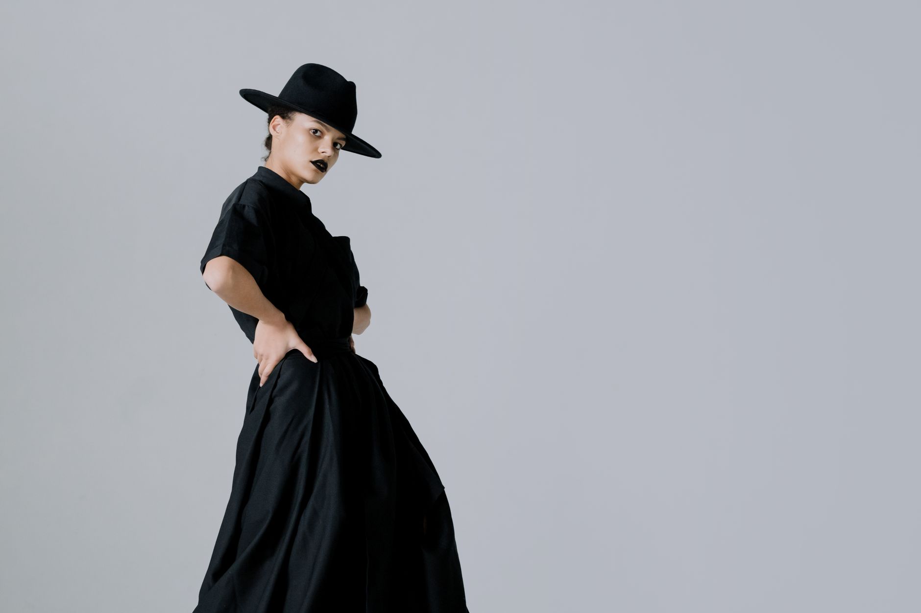Monochrome Dressing: The Styling Formula That Always Works
