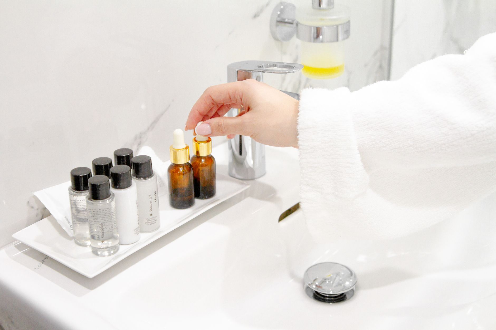 The Secret Skin Ritual A-Listers Swear By Before Every Red Carpet
