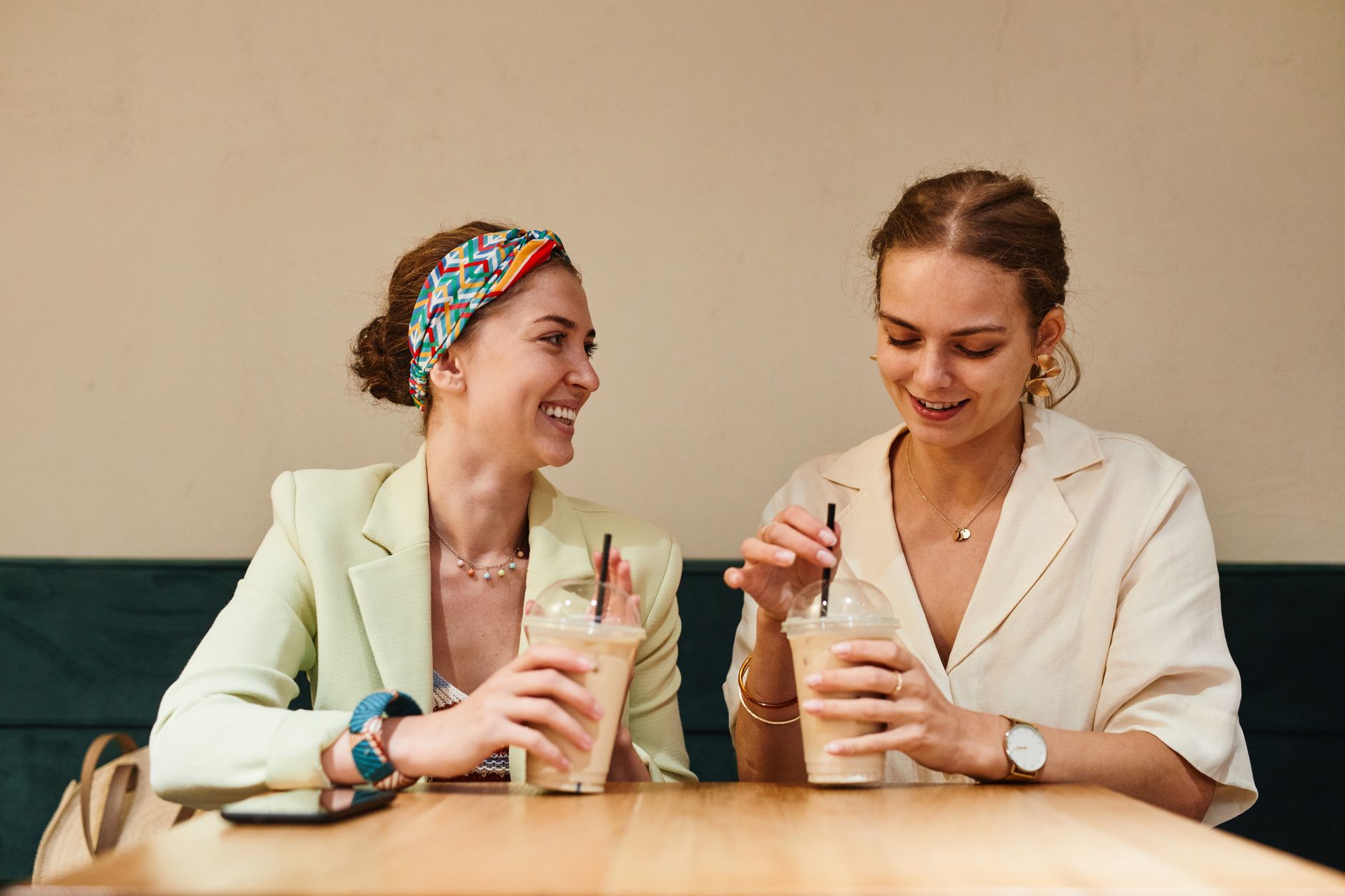 The Social Habit Therapists Say Is Quietly Sabotaging Women's Friendships in Their 30s